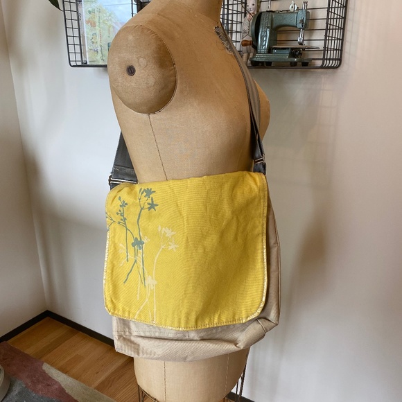 ONE OF A KIND messenger bag - Picture 1 of 12